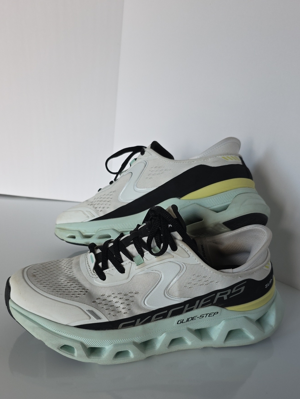 Skechers Glide-Step/Slip-Ins/ Wide Fit/ Athletic Sneakers